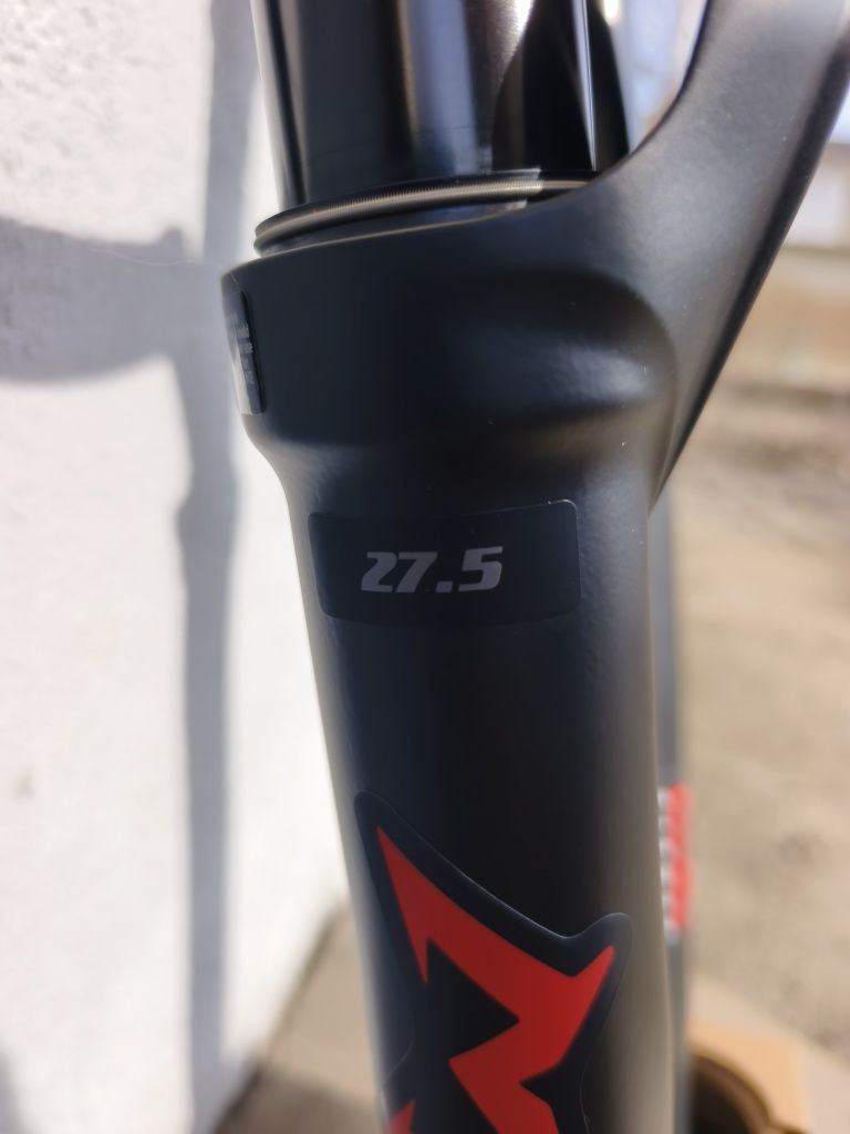Вилка Marzocchi Bomber Z2 100 мм 27.5 boost 2023