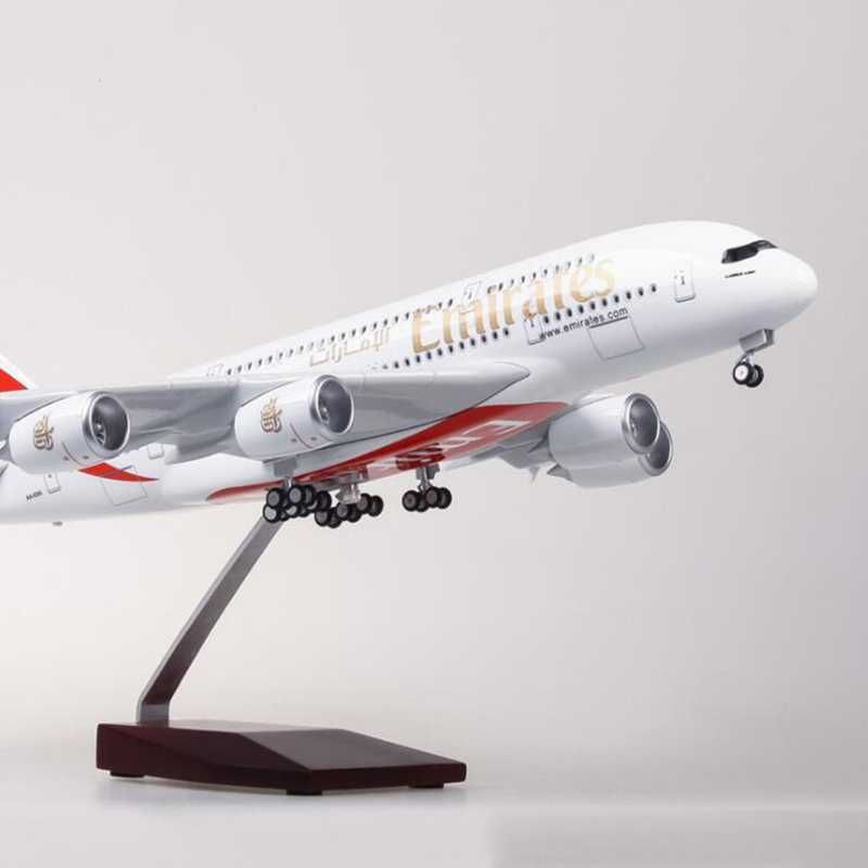 Модель самолета AIRBUS A380 EMIRATES, С LED подсветкой, масштаб 1/160