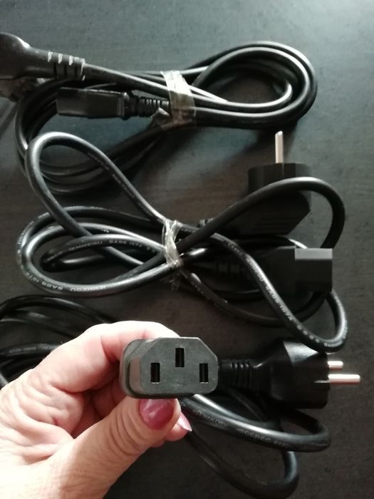 Cablu calculator, monitor, 15 ron buc.