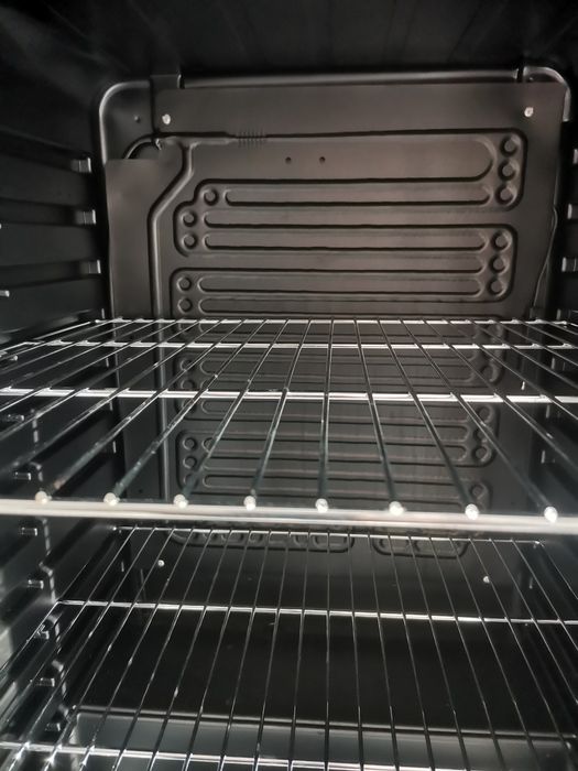 Хладилна ветрина пюсова