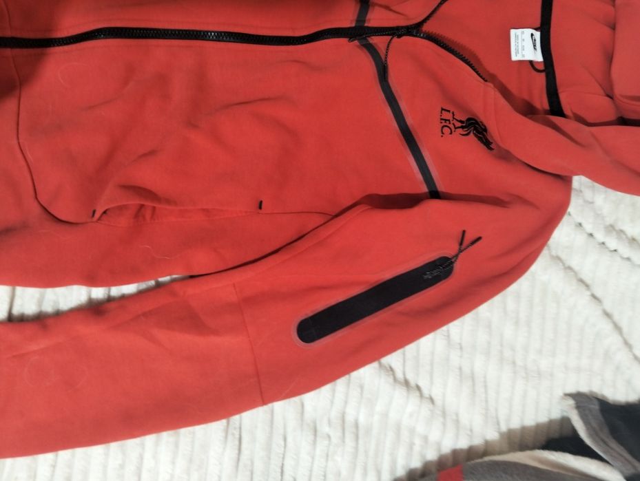 Nike tech roșu Liverpool