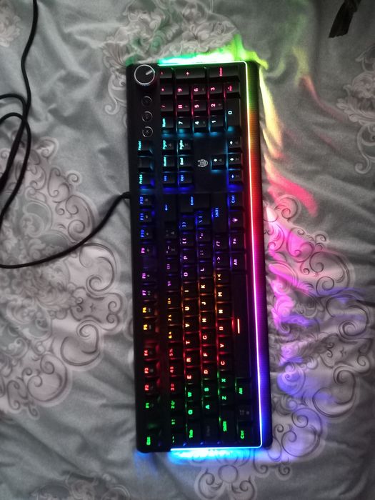 Tastatura RGB cu usb în garanție