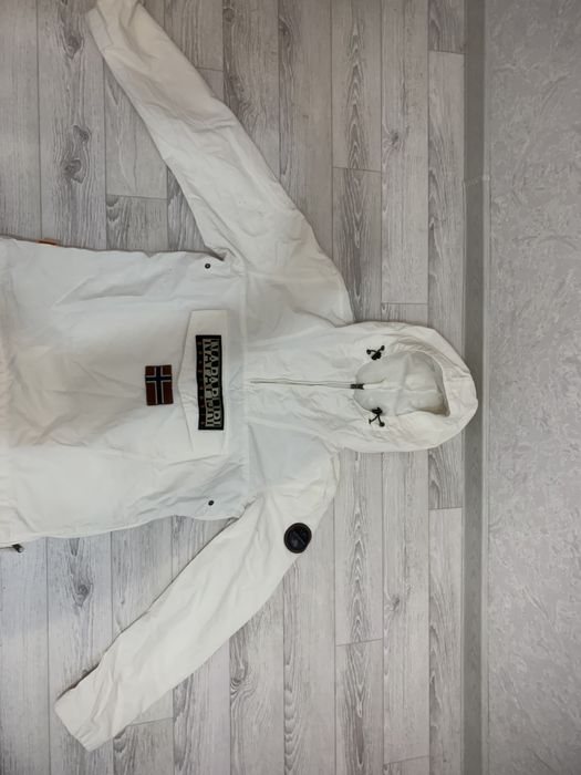 Продается Rainforest Napapijri (Анорак)