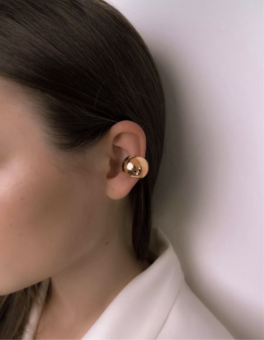 Золотистый массивный кафф на одно ухо