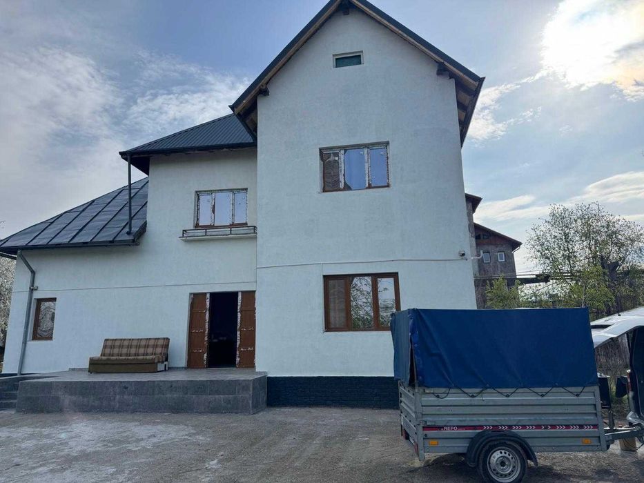 Vând spații birouri/producție/depozit frig (hală+spații cazare+casă)