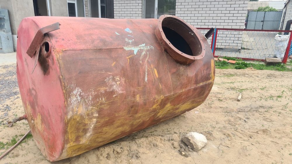 Продам срочно бочка 1 куб