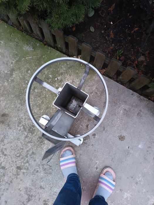 Soba racheta inox in totalitate 100x100x4mm si 150x150x4mm