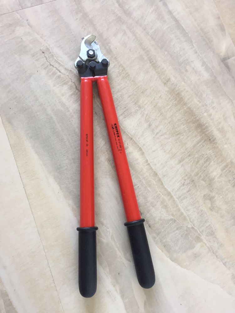 Foarfeca xl de taiat cabluri knipex 95 27 600 noua