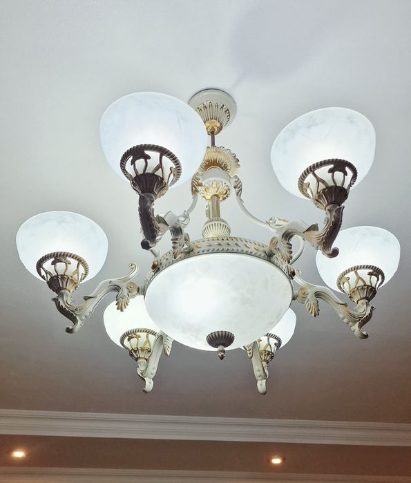 Люстра большая продается