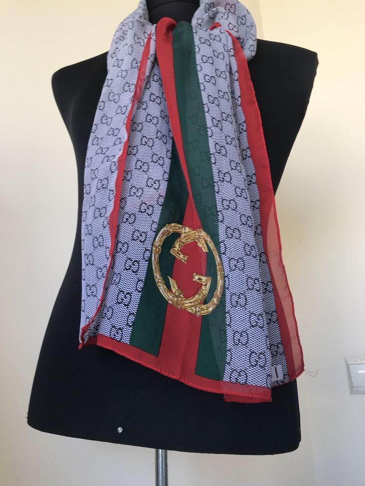 Esarfa Gucci , impecabila