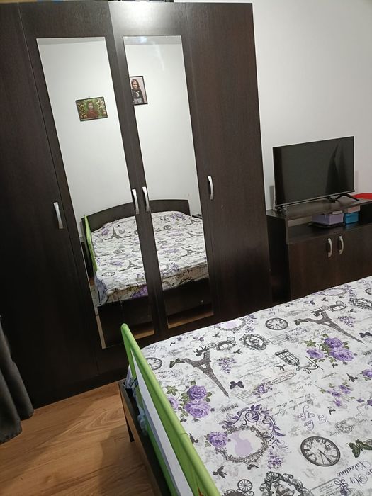 Vand mobilă dormitor