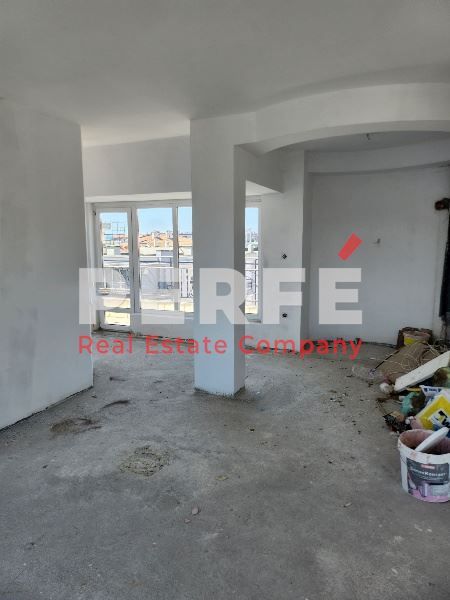 Продава се Четиристаен апартамент в Поморие - 200 кв.м за 1000 €/кв.м - Снимка #2