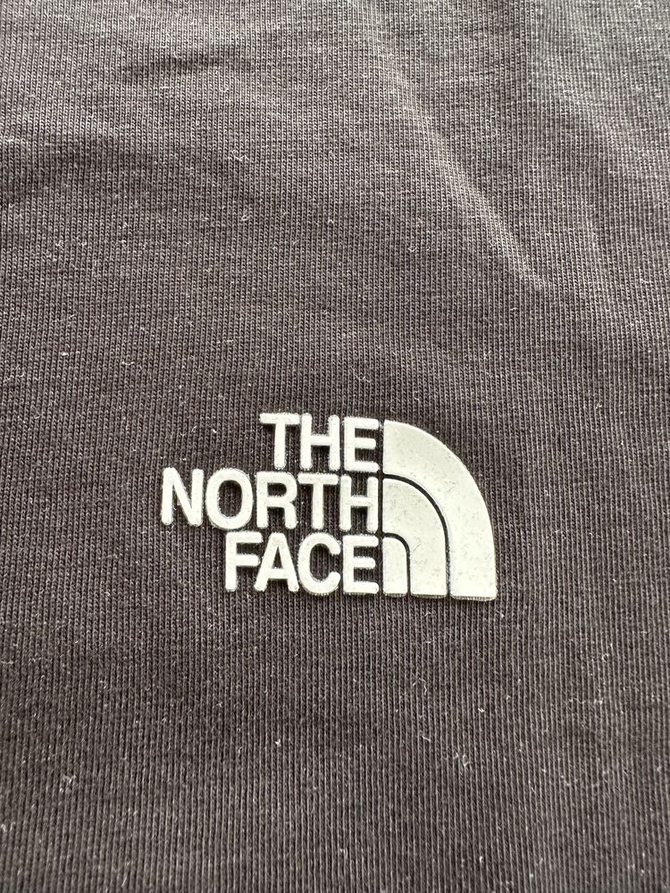 Мъжки,памучен,къс,черен екип The North Face с голяма щампа на гърба