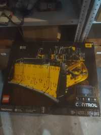 Lego Technic: Бульдозер Cat D11T 42131