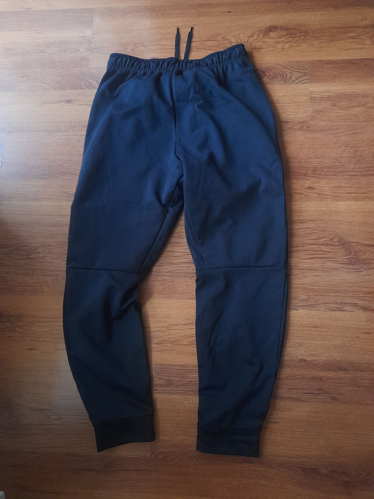 Nike dri fit мъжко долнище M размер.