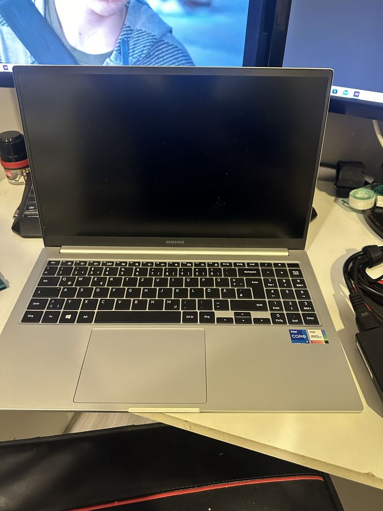 SAMSUNG Galaxy Book i7 gen 11 16GB ram