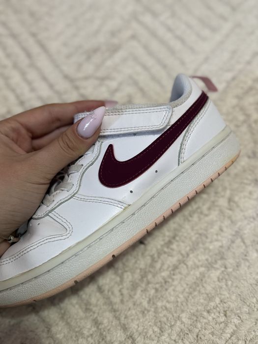 Детски кожени кецове Nike Court Borough (Бели/Бордо)