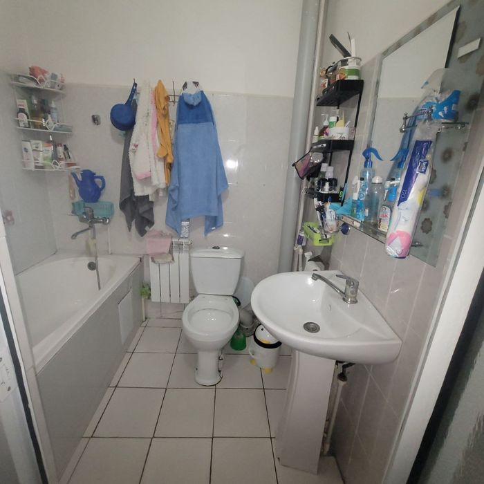 Fargona shahar Istiqlol stadion to'g'risida 3 xonali 3 etaj