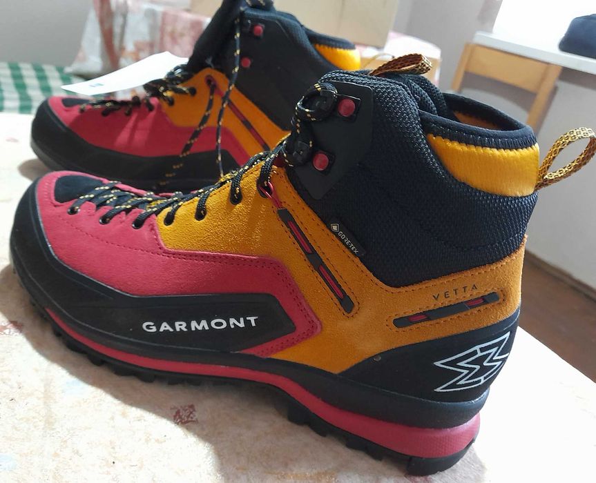 Продавам нови спортни обувки, Garmont, размер 43, внос от Швейцария.