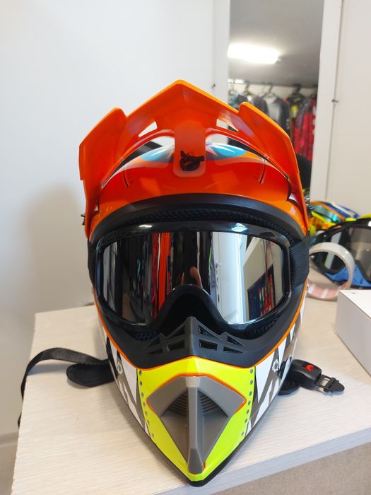 Set Casca de Protectie cu Manusi, Ochelari si Cagula  Marimea S