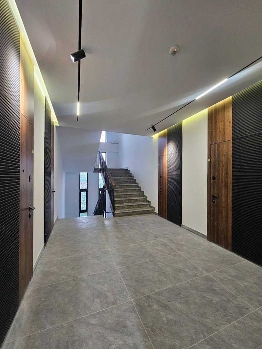 Продам 3-х комнатную в ЖК класса люкс.Чиланзар Ц кв-л.метро М.Улугбек