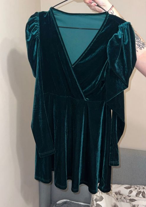 Нова Дамска велурена рокля