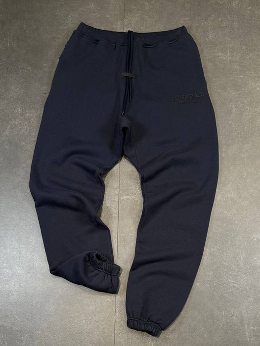 Мъжки екип Essentials