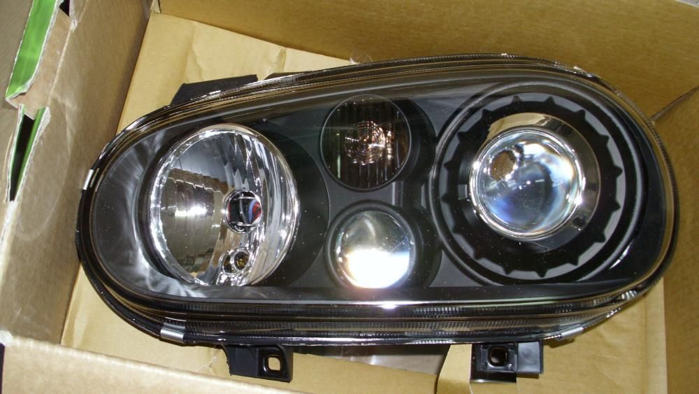 Faruri VW Golf 4 97-04 R32 Look negru