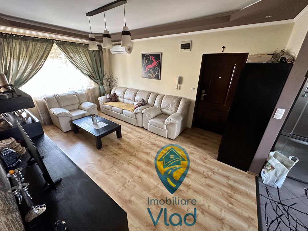 Apartament 3 camere Etaj 1 / Zona Piata Mică