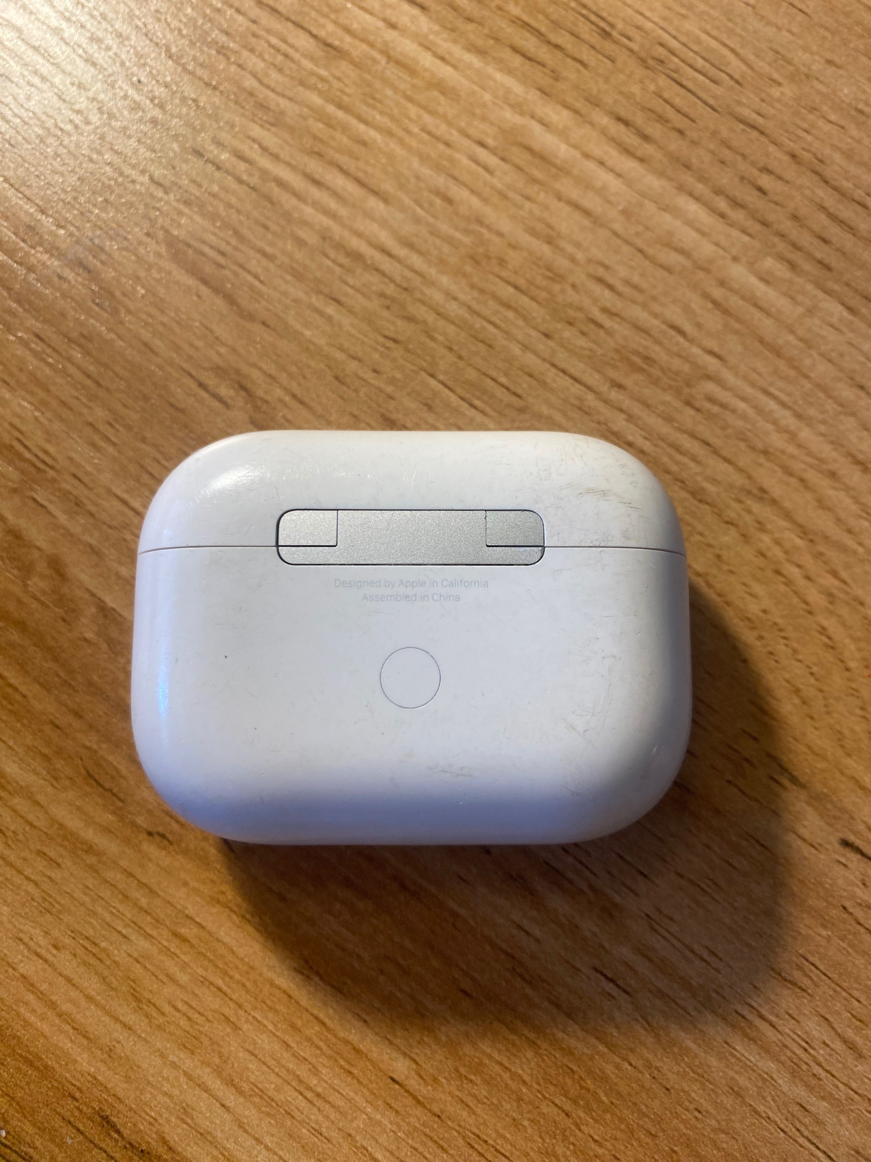 AirPods Pro (оригинал) — кейс + левый наушник