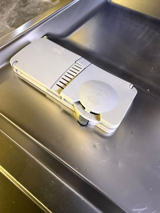 Masina de apalat vase beko incorporabila 44 cm