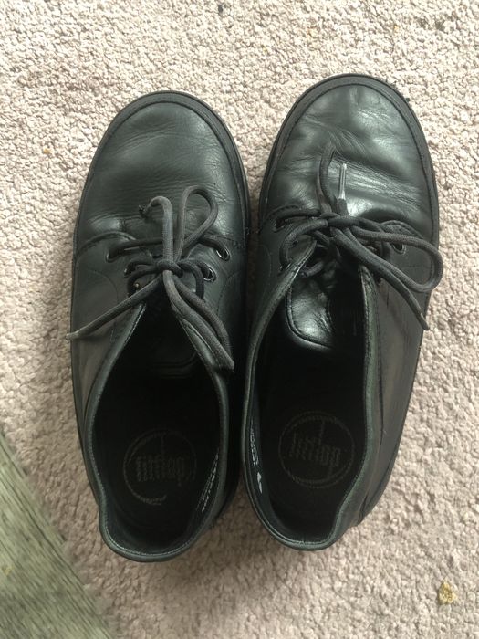 Ghete de baieti marimea 35 FitFlop de piele repellente