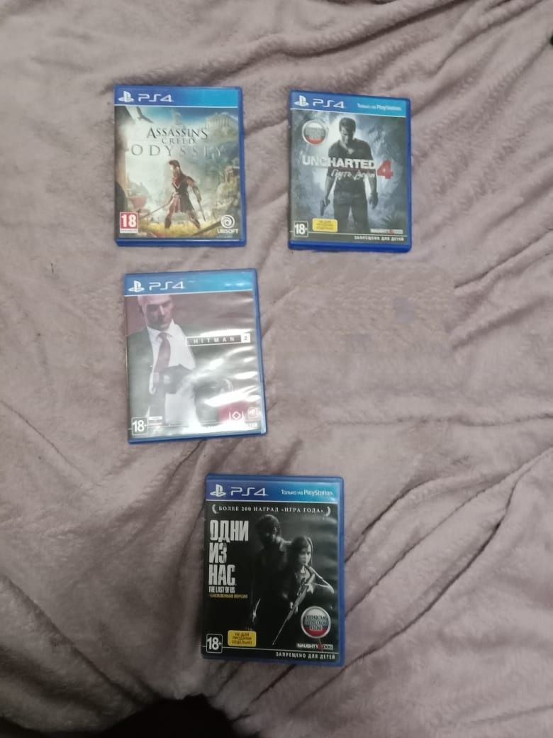 продам диски на PS4  состояние б/у все диски по 10.000 тенге