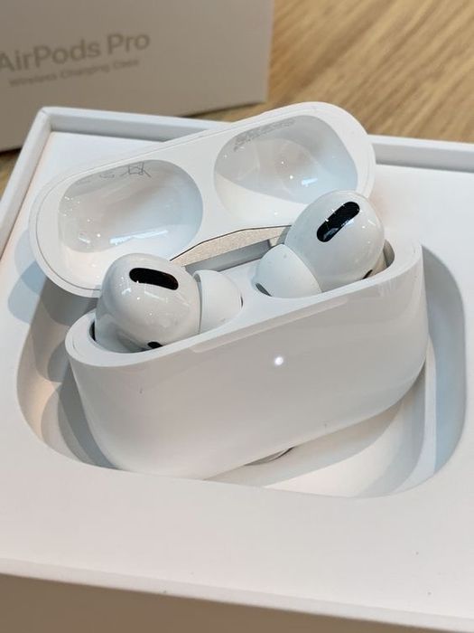 Есть торг AirPods Pro original + AirPods USB-C проводные в подарок.