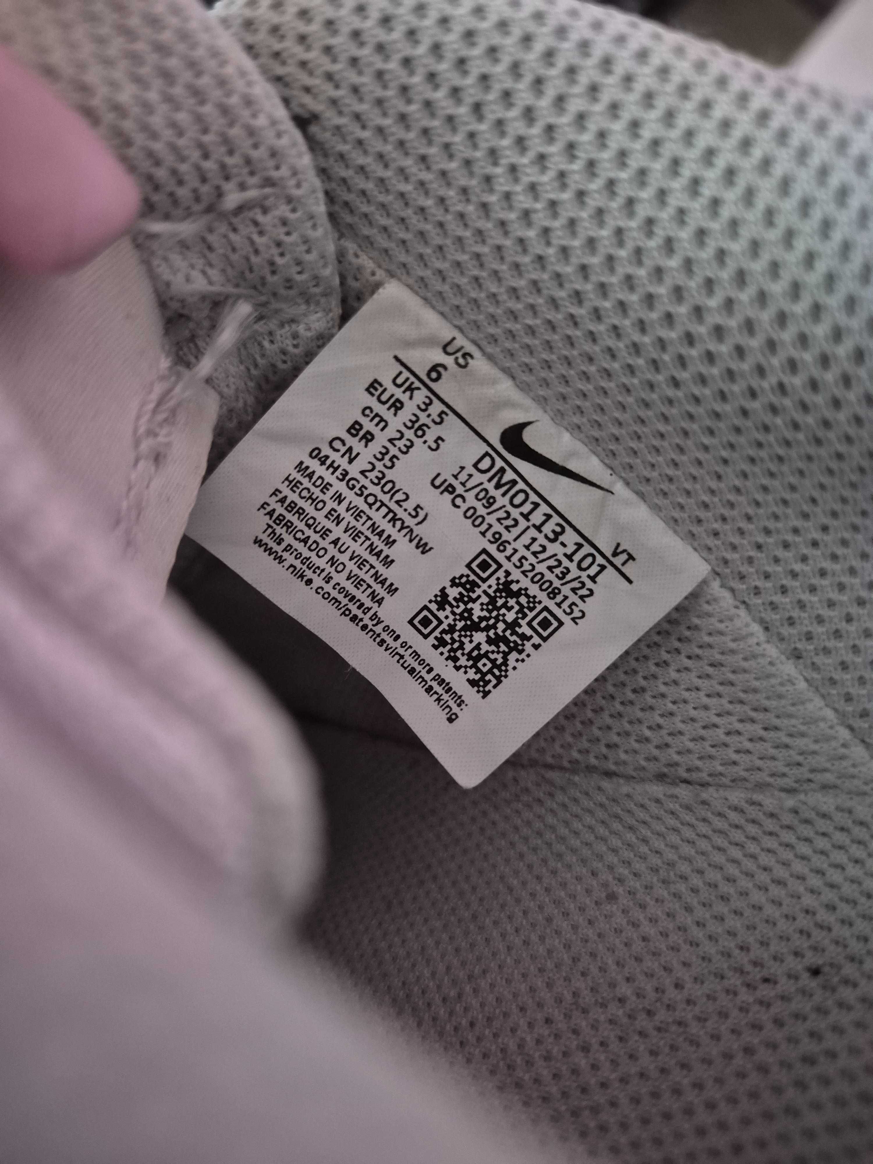 Nike маратонки .