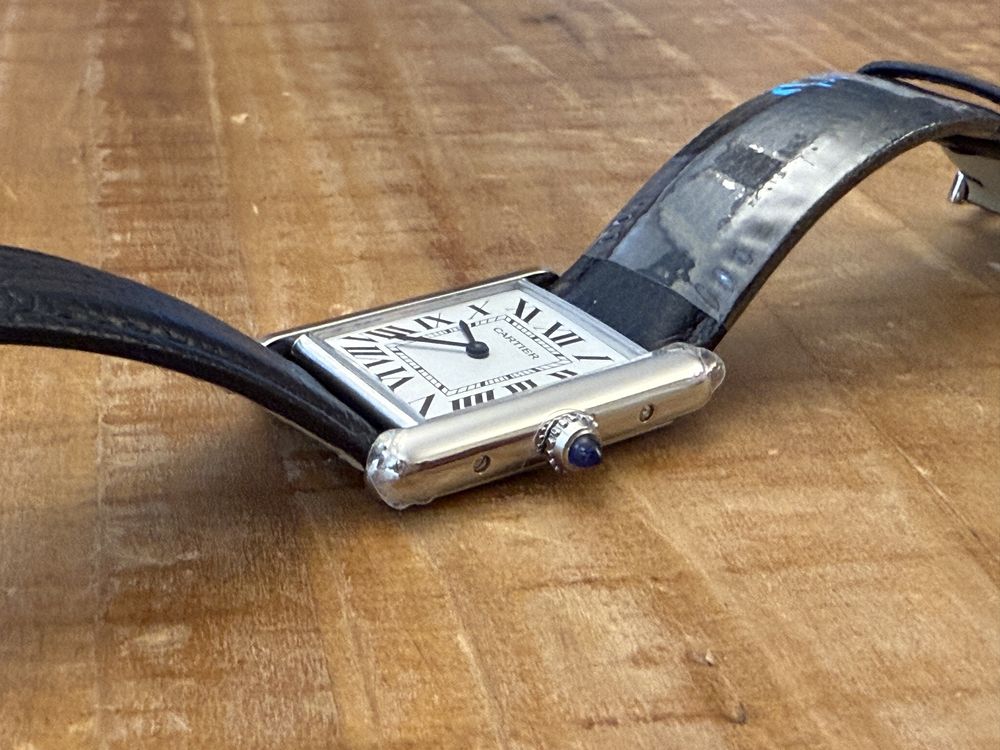 Часы Cartier Tank Must De