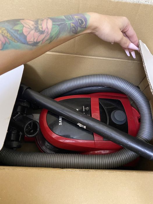 Aspirator Samsung fara sac in cutie cu factura, OFERTA