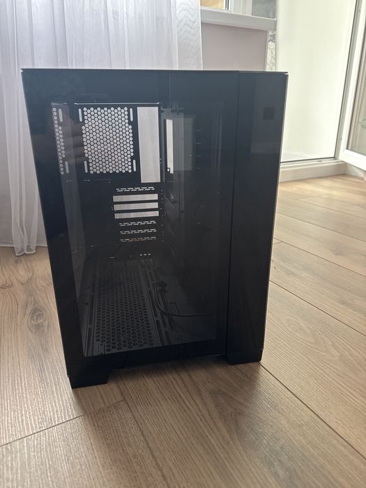 Курпус для компьютера Lian li 011 dynamic mini