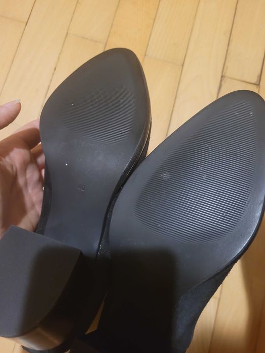 Ghete piele intoarsa 40 marime