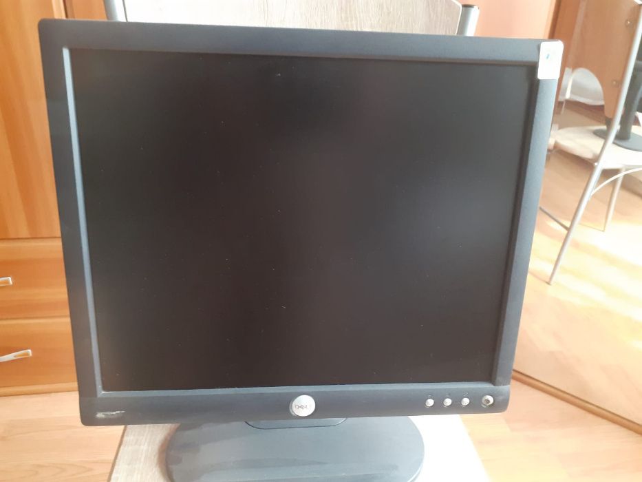 Monitoare de 17" DELL si DAEWOO