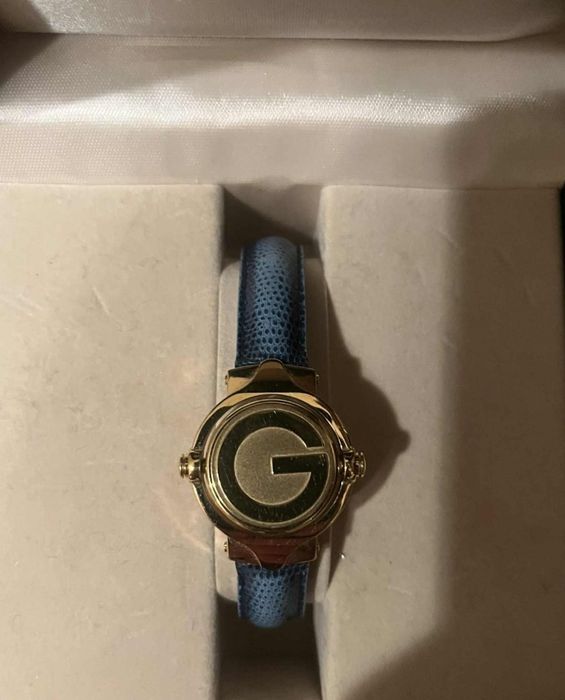 GUCCI Оригинален дамски часовник