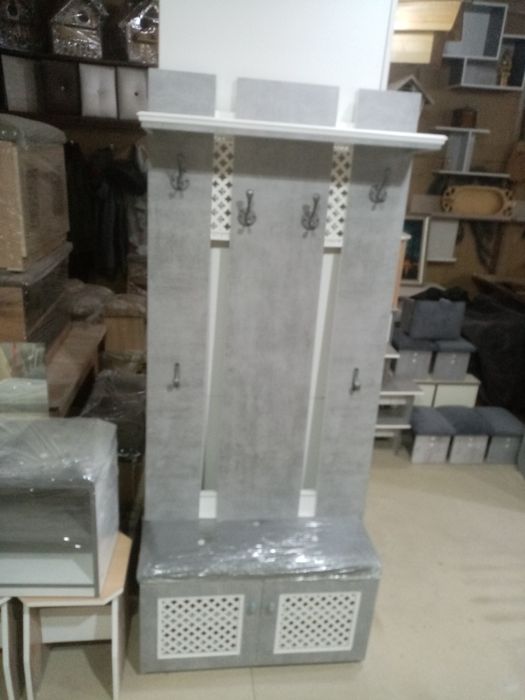 Продам новую вешалку в прихожую!