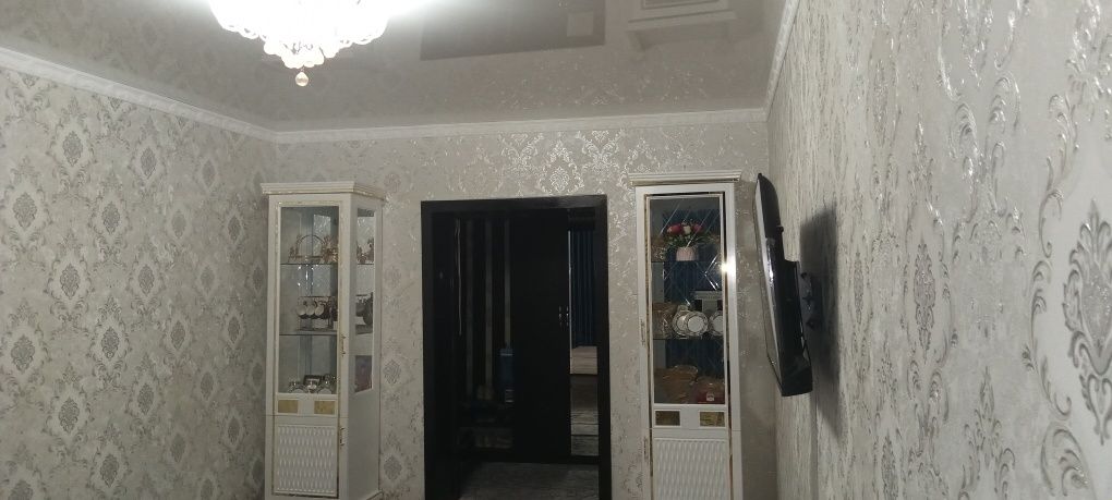 Sergeli 8-hudud 3xona 4 xona qilingan 7-etajli Dom 5-etaj 81m²