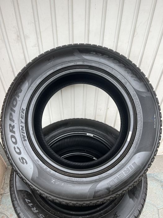 4 anvelope iarna 235/65 R17 Pirelli Scorpion, 5.5mm profil ramas!
