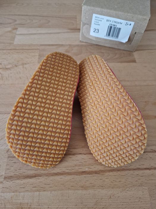 Боси пантофи Beda