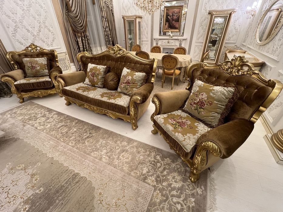 Продам диван с креслами