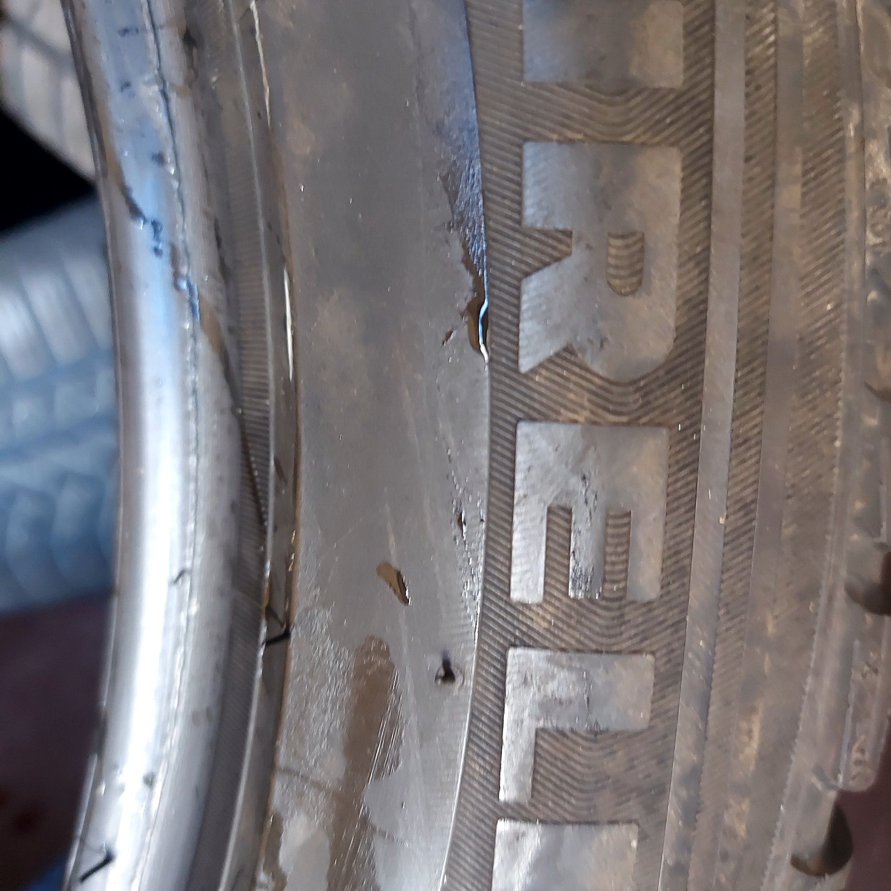 245/50/19"pirelli 1бр.гуми
