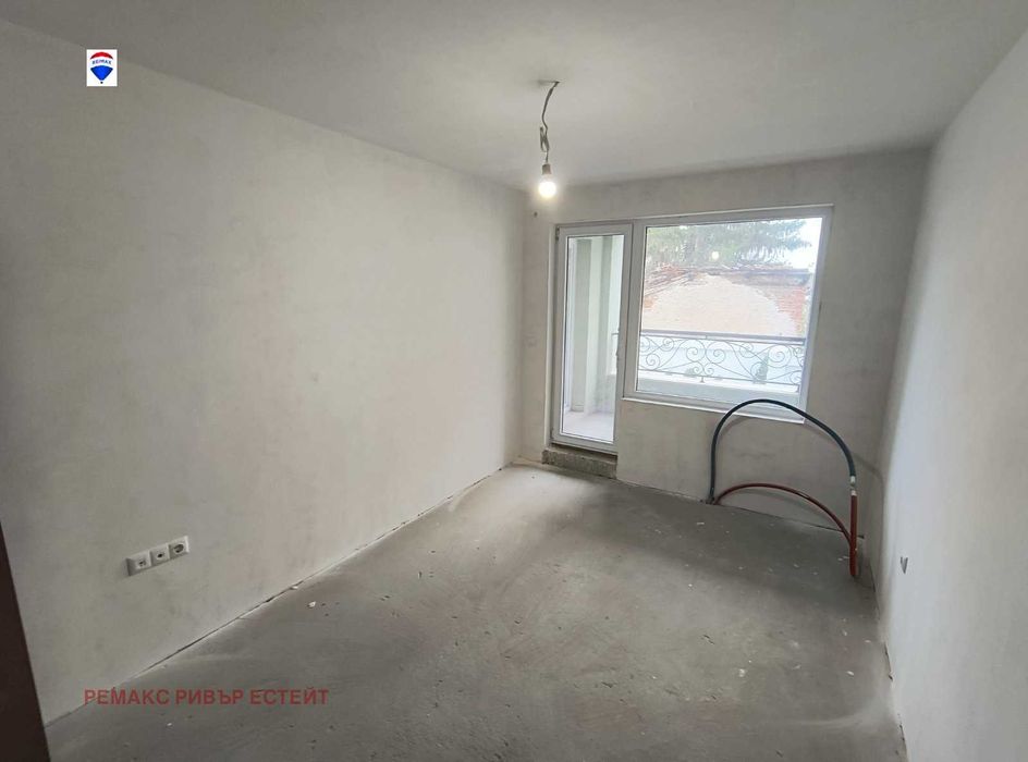 Продава се Тристаен апартамент в Русе, Център - 102 кв.м за 1588 €/кв.м - Снимка #12