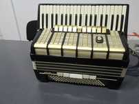 Acordeon Weltmeister amigo 120 basi