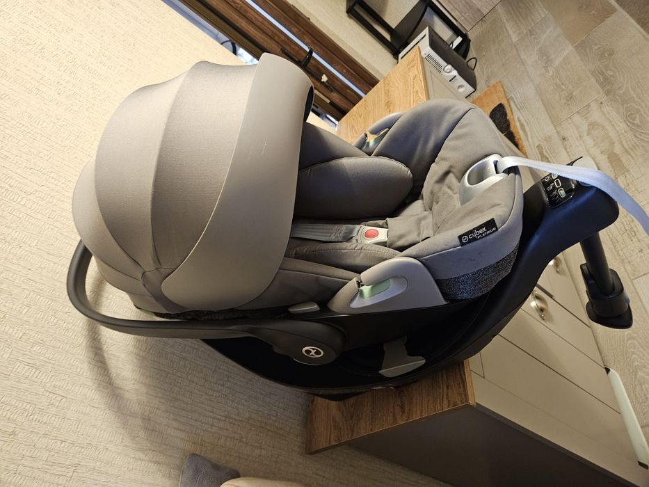 Vand scoica cybex cloud T nu vand separat baza